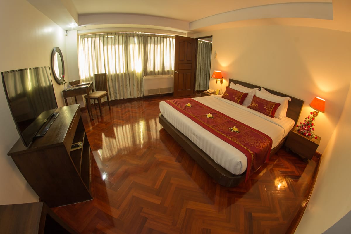 Hotel Yangon — 4